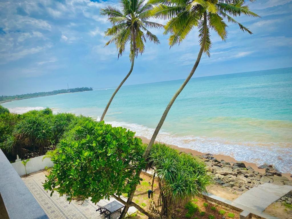Sevenra Grand Beach Hotel Ambalangoda  Bagian luar foto