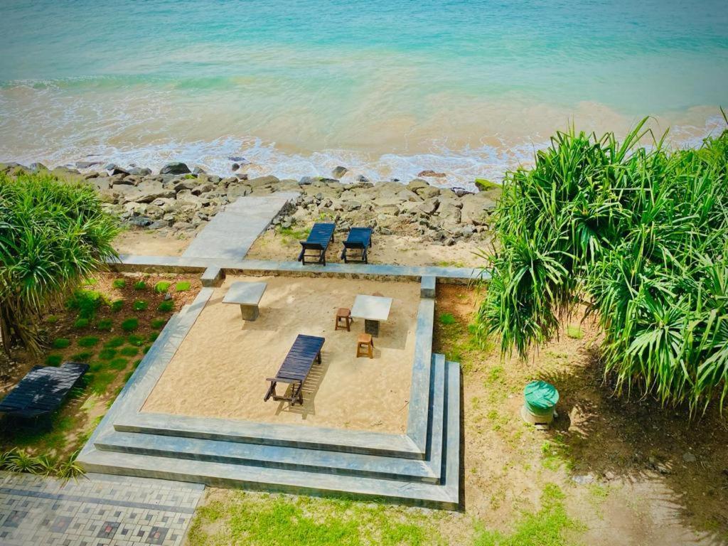 Sevenra Grand Beach Hotel Ambalangoda  Bagian luar foto
