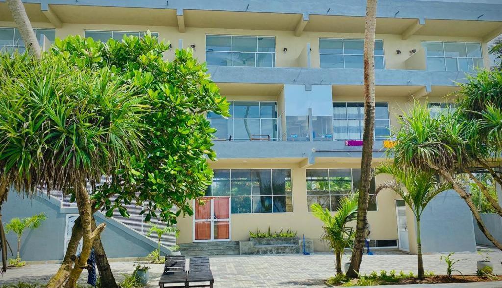 Sevenra Grand Beach Hotel Ambalangoda  Bagian luar foto