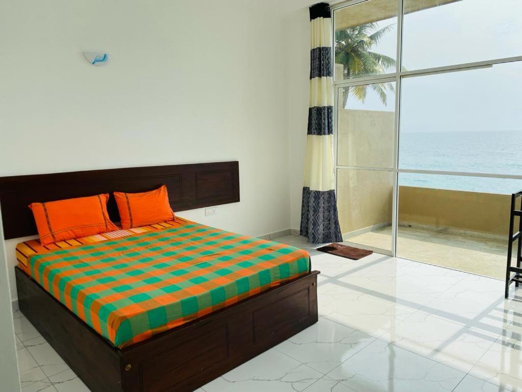 Sevenra Grand Beach Hotel Ambalangoda  Bagian luar foto