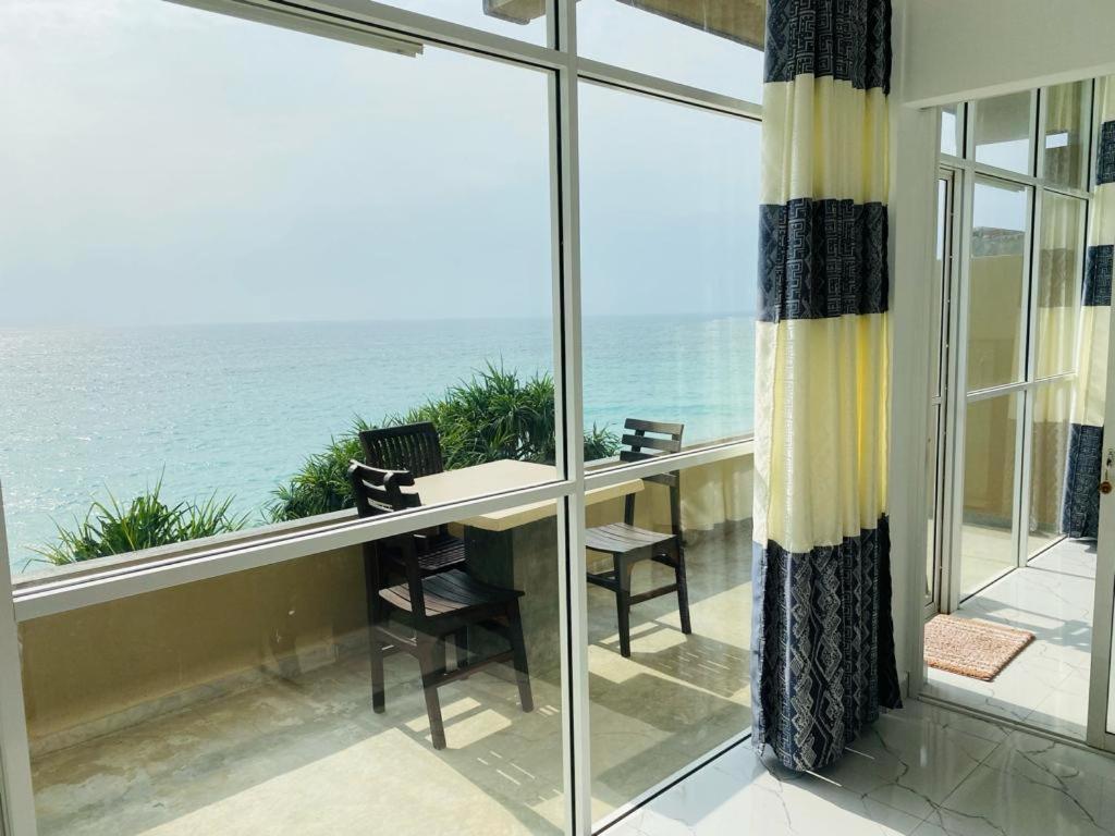 Sevenra Grand Beach Hotel Ambalangoda  Bagian luar foto