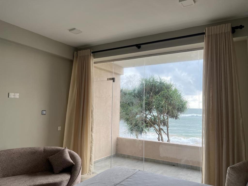 Sevenra Grand Beach Hotel Ambalangoda  Bagian luar foto