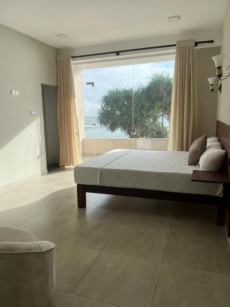 Sevenra Grand Beach Hotel Ambalangoda  Bagian luar foto