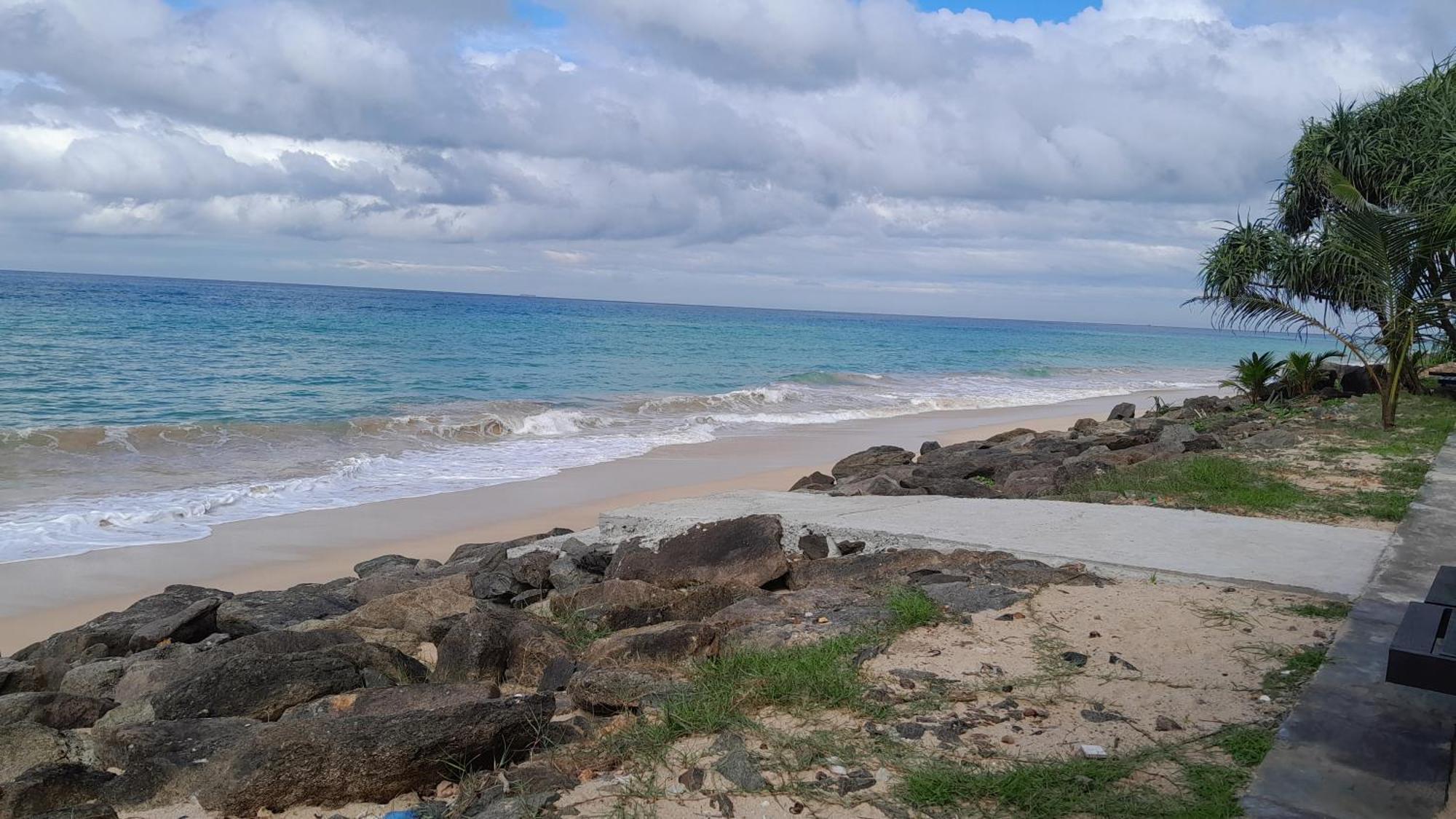 Sevenra Grand Beach Hotel Ambalangoda  Bagian luar foto